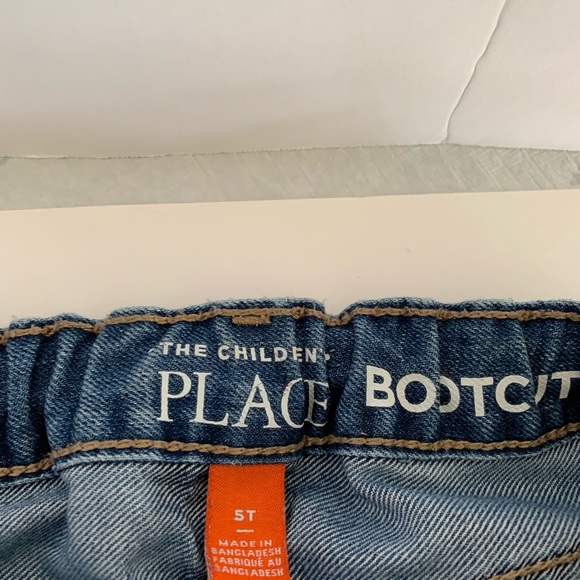 The Children’s Place Size 5T blue jeans with waist adjustable. - Picture 5 of 6
